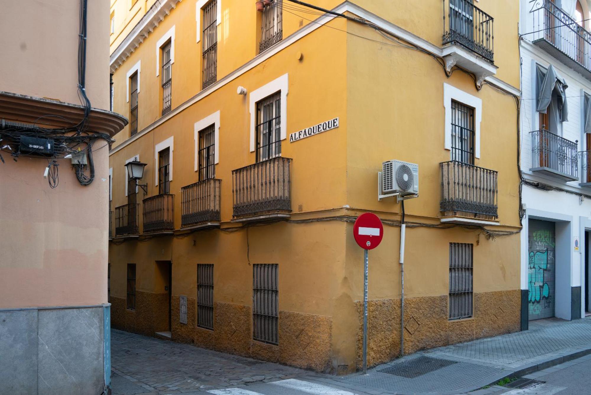 Apartamentos Alfaqueque B Seville Luaran gambar