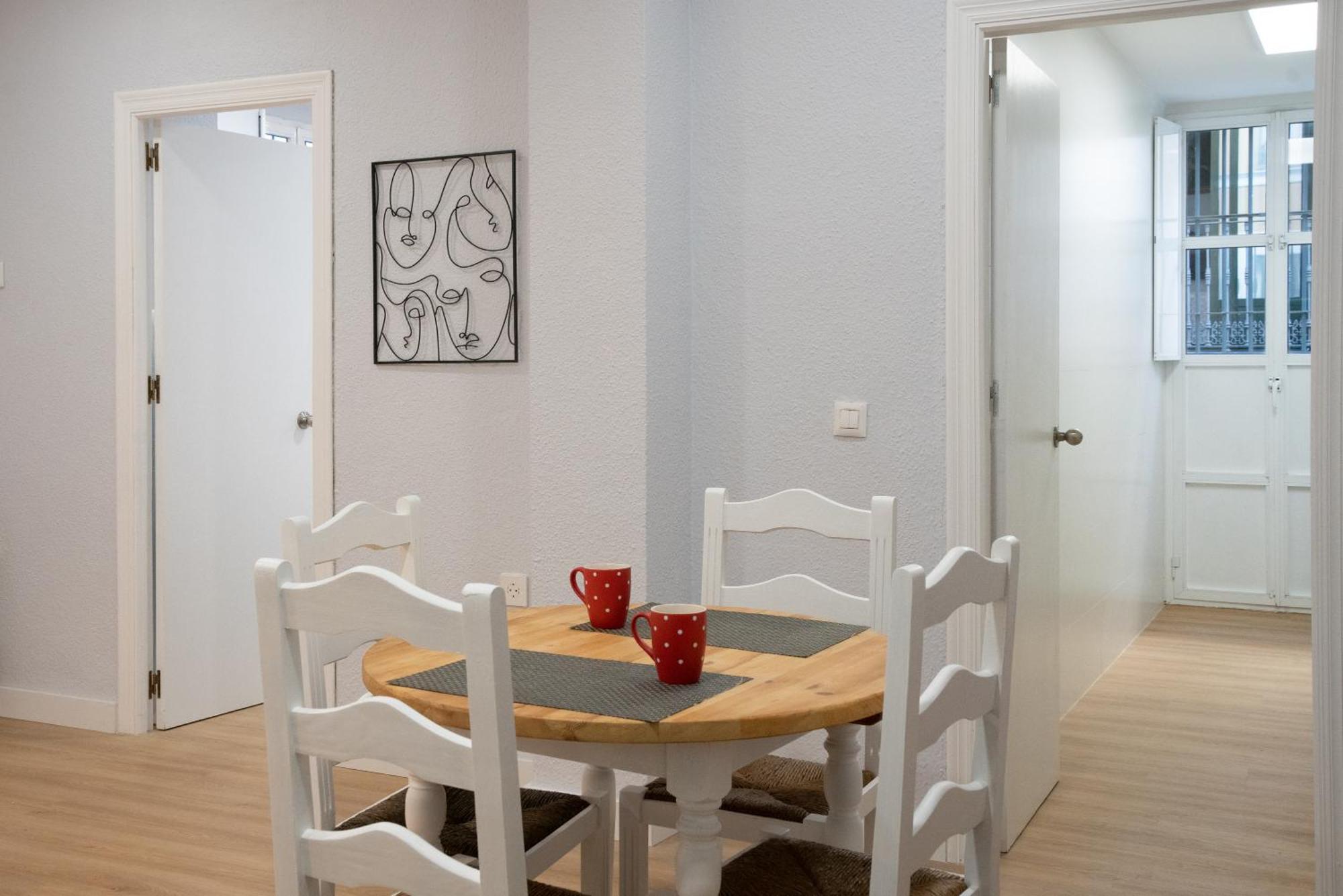 Apartamentos Alfaqueque B Seville Luaran gambar